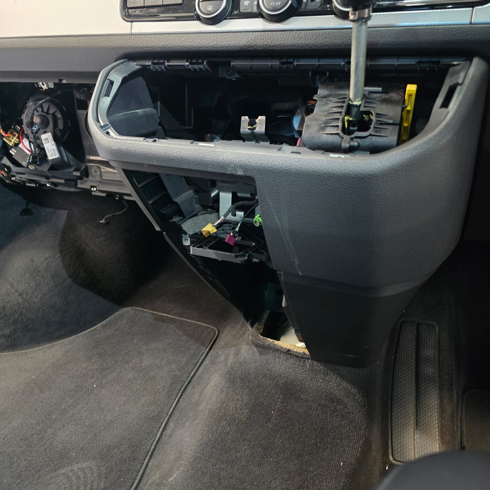 Heater flap linkage and actuator components removed for inspection on a VW T6/T6.1