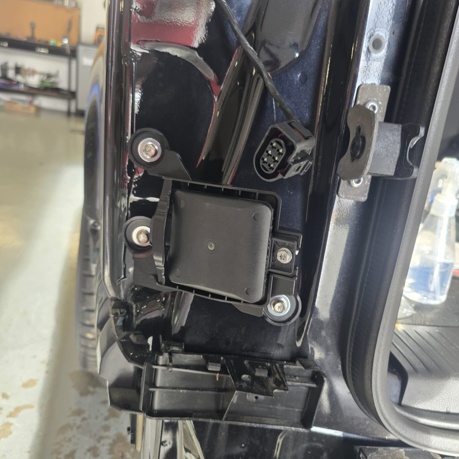 VW Transporter Side Assist mirror wiring detail