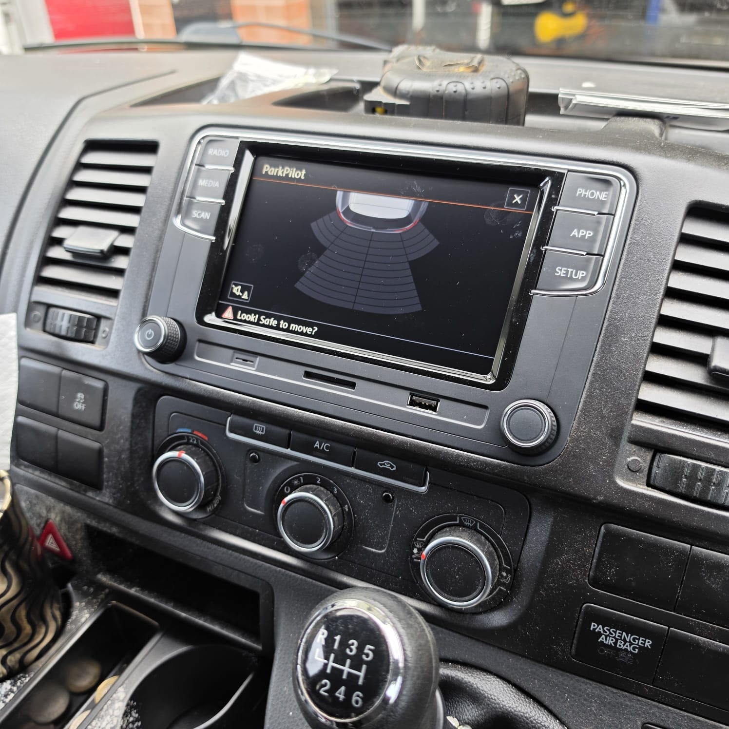VW Transporter T5.1 upgraded with RCD360 Pro and multifunction steering wheel controls