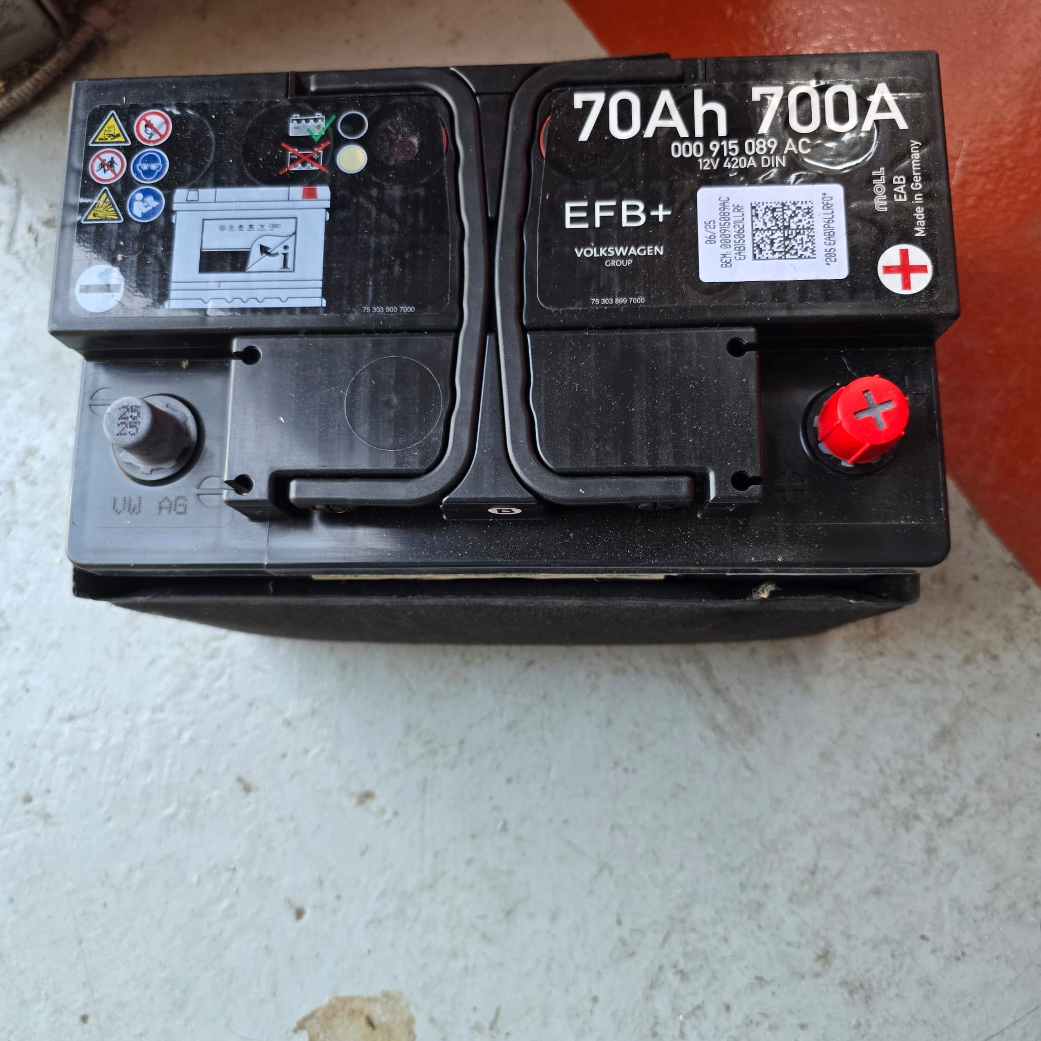 Post-repair check on a Volkswagen Transporter T6.1 after battery replacement and fault review