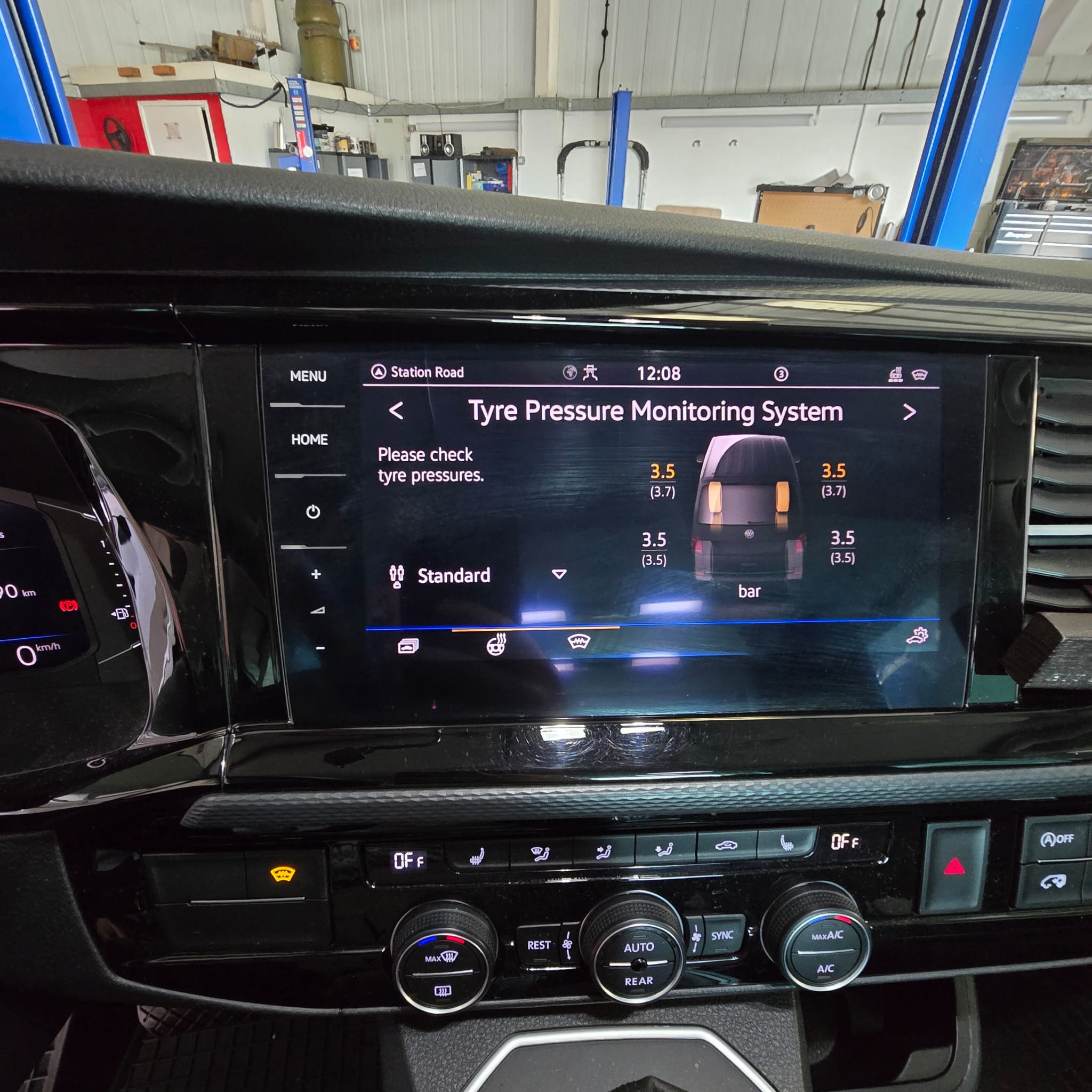 Factory Integrated Heated Windscreen VW T6.1