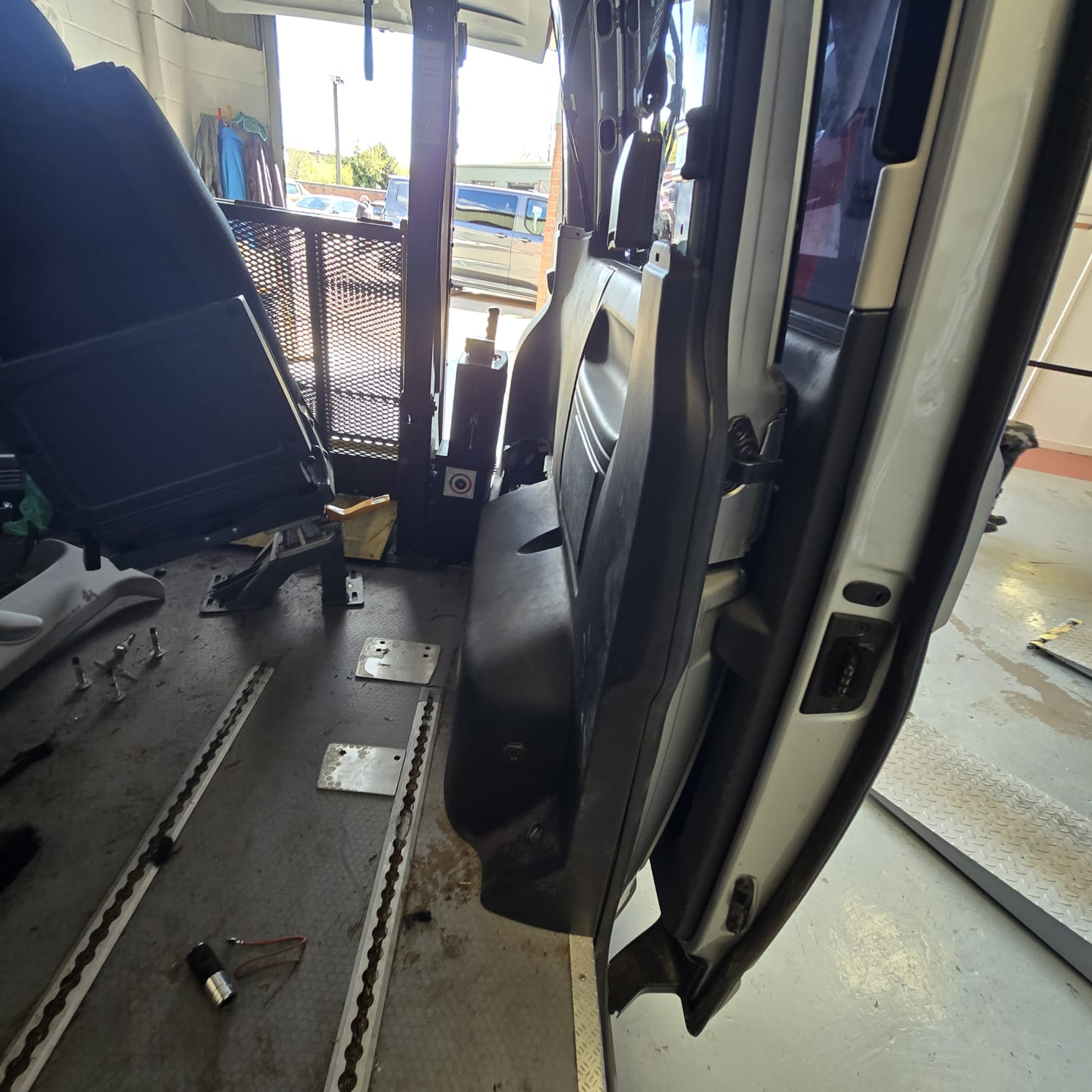 Accessibility enhancement for VW Transporter T6 soft-close retrofit