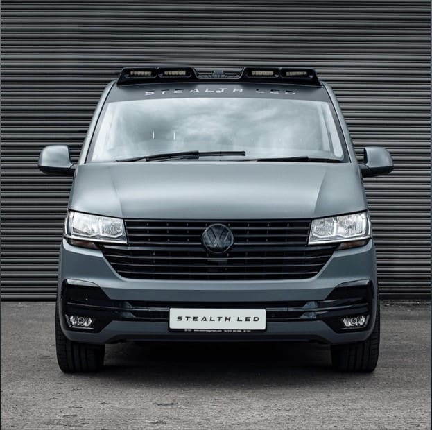 Front view of VW Transporter with quad Osram roof lights installed