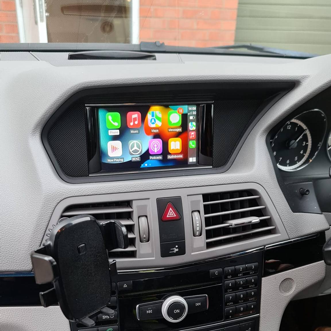 Wireless CarPlay Android Auto retrofit VAG integration