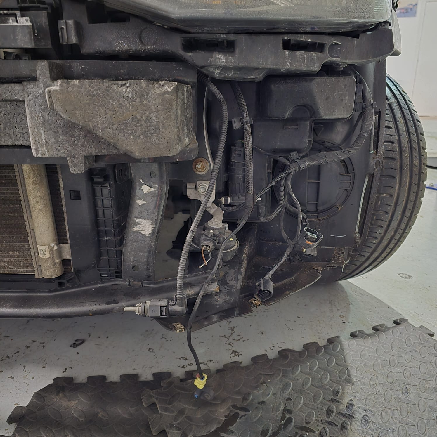 vw-polo-damaged-crash inspection