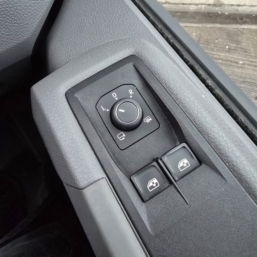 vw-crafter-mirror-upgrade-matching-gloss-black-near-redditch