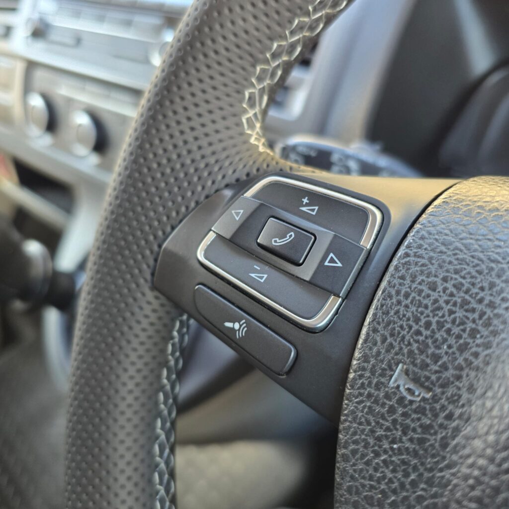 vw-t5-1-steering-wheel-digital-upgrade-coventry