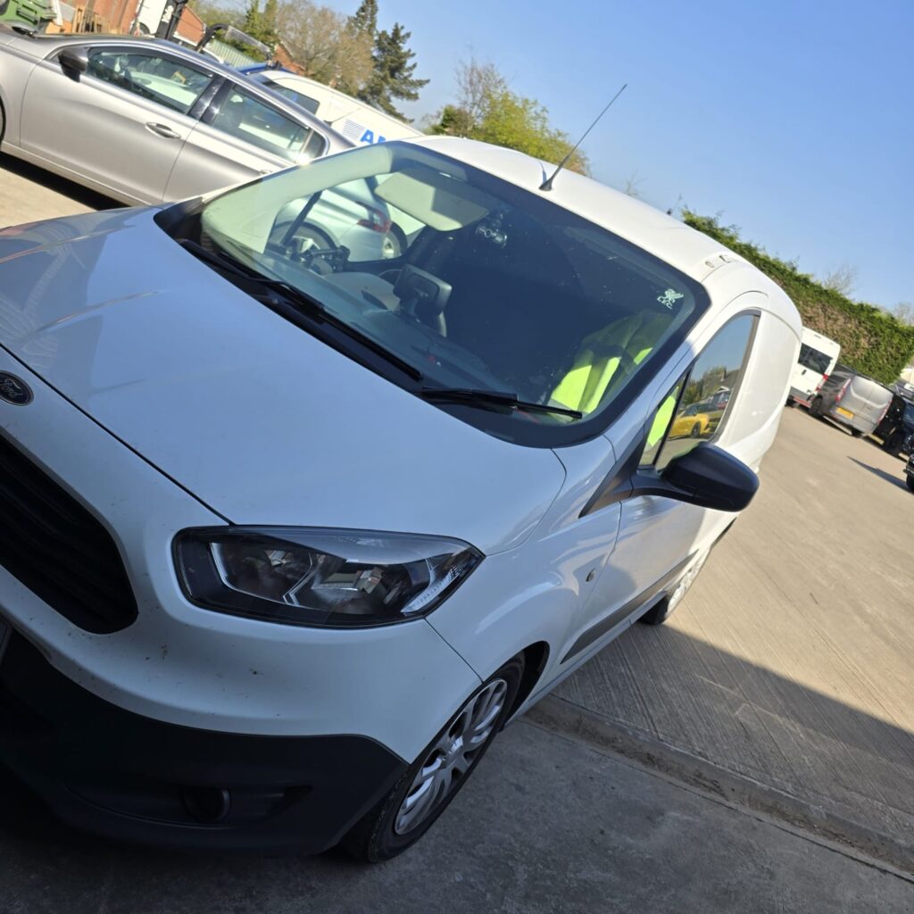 Ford-Courier-2017-cruise-control-Nuneaton-Birmingham