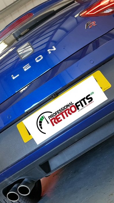 SEAT-Leon-reverse-camera-retrofit-correct-fit