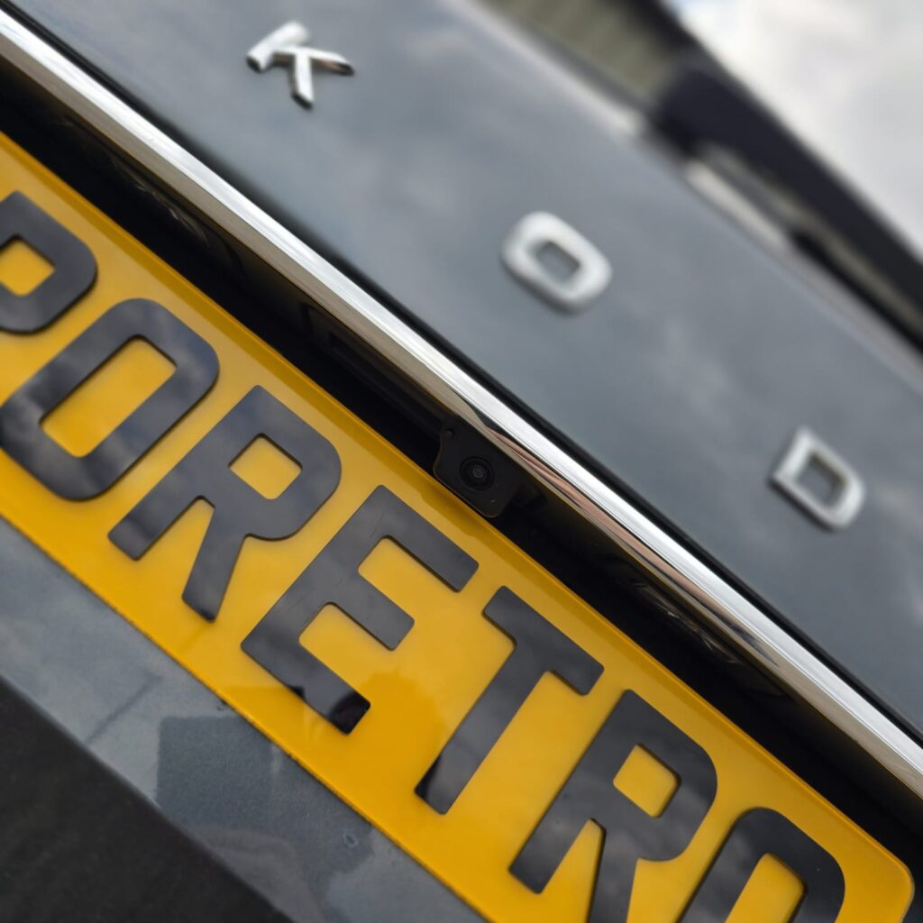 skoda-superb-genuine-oem-rear-view-camera-retrofit