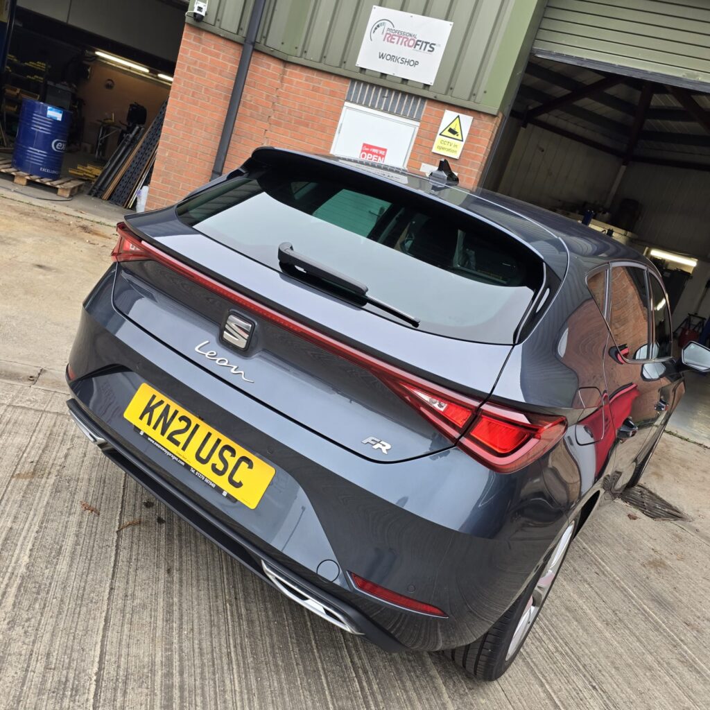 SEAT-Leon-Mk4-integrated-rear-camera-Rugby