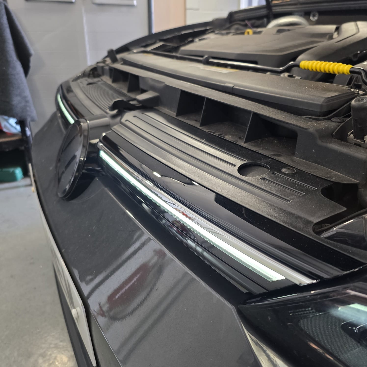 golf-mk8-illuminated-grille-upgrade-oem-fit