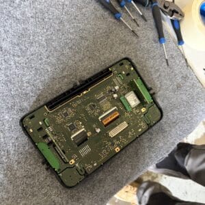 vw-sat-nav-repair-lcd-digitizer-replacement