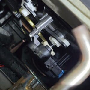 volkswagen-transporter-heater-repair-flap-motor-linkage