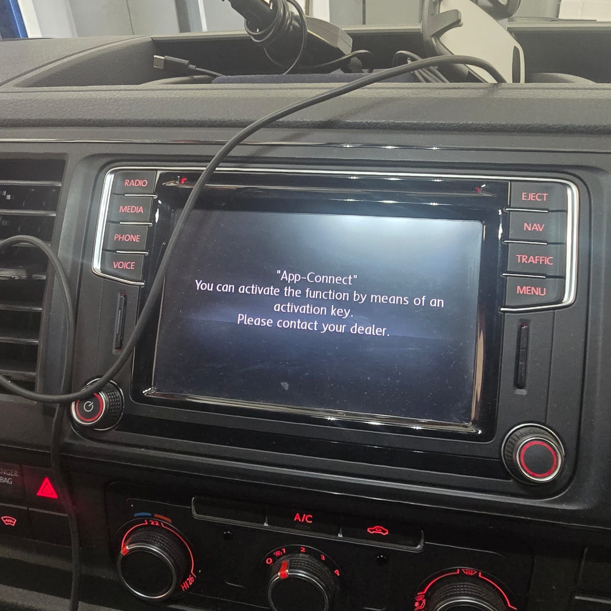 volkswagen-transporter-t6-app-connect-activation