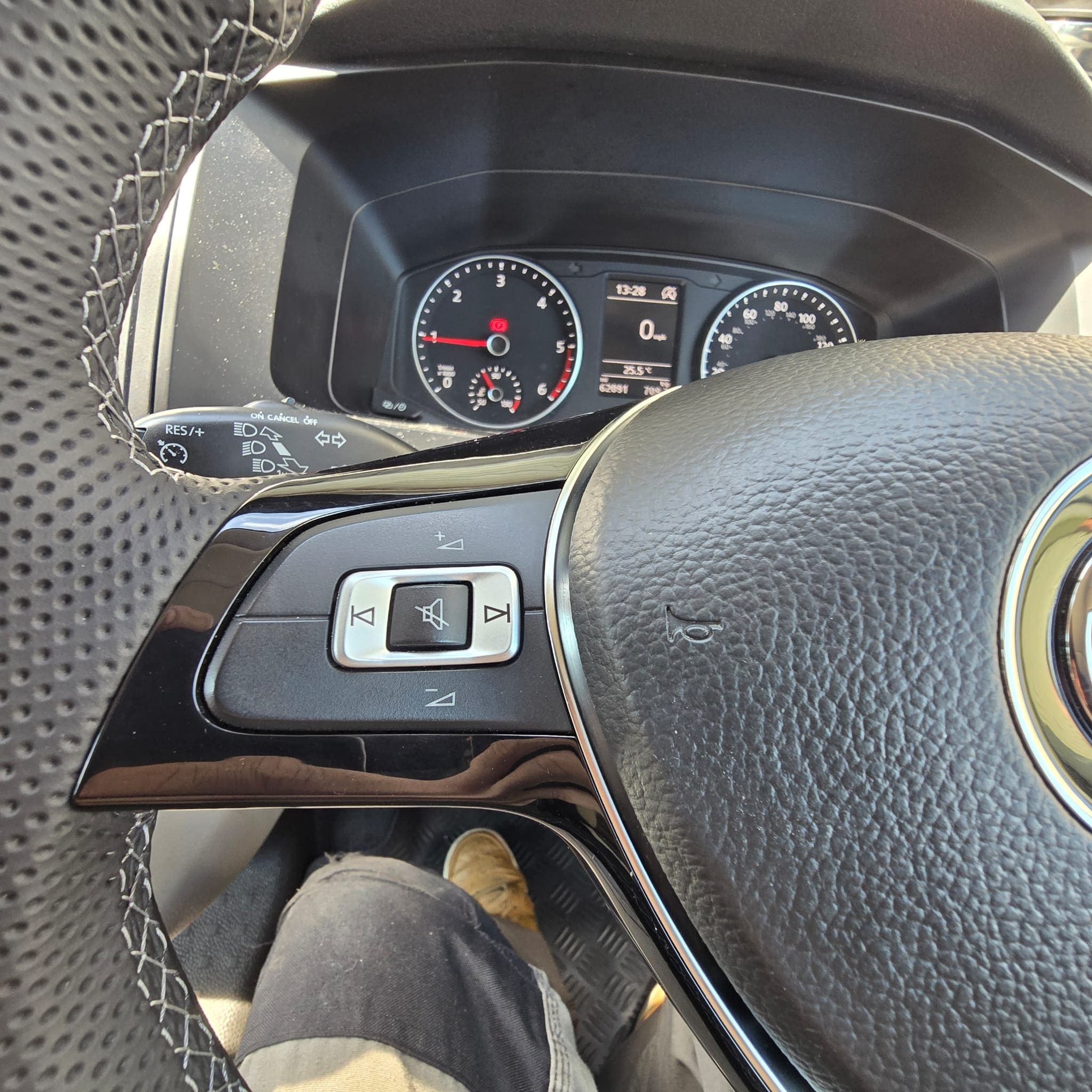 vw-transporter-multifunction-wheel-retrofit-napa-phone-audio